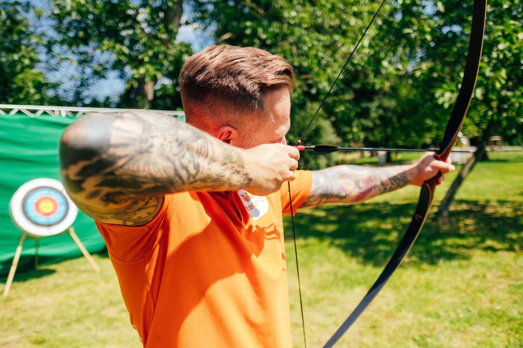 Bogenschießen Gruppe beim Teamevent in Mülheim an der Ruhr